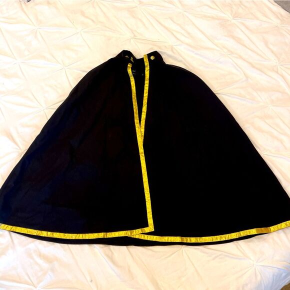 Medieval Times Dinner Show Knights Cape Kids Size Small/Medium - Picture 1 of 7